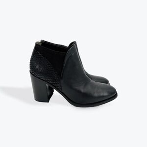 Johnston & Murphy Black Leather Snake Embossed Ankle Boots Block Heel Womens 10M